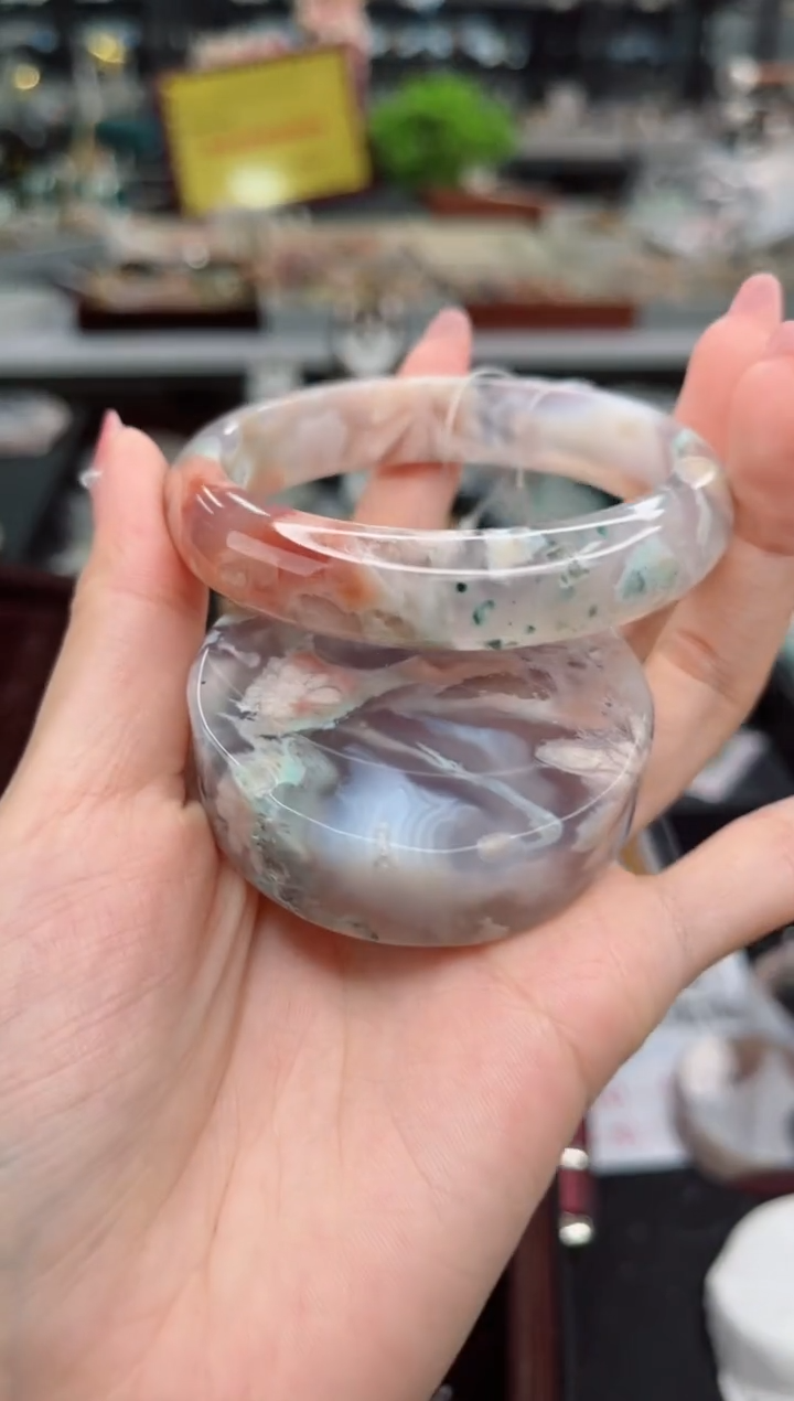 【闪购商品】石英质玉手镯未镶嵌57圈口（赠品镯心）3S974