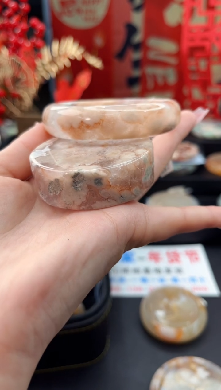 【闪购商品】石英质玉手镯未镶嵌赠送镯心（57圈口）