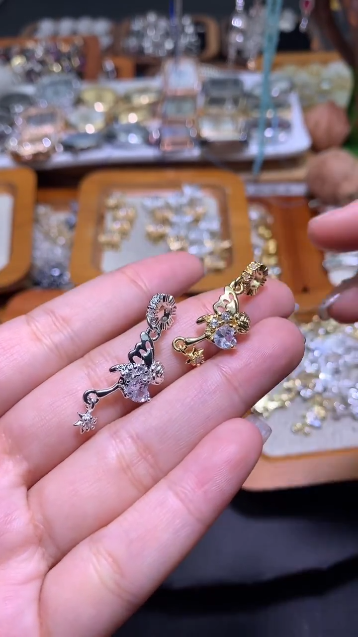 锆石合金半蝴蝶提溜5元1个（下单备注颜色）