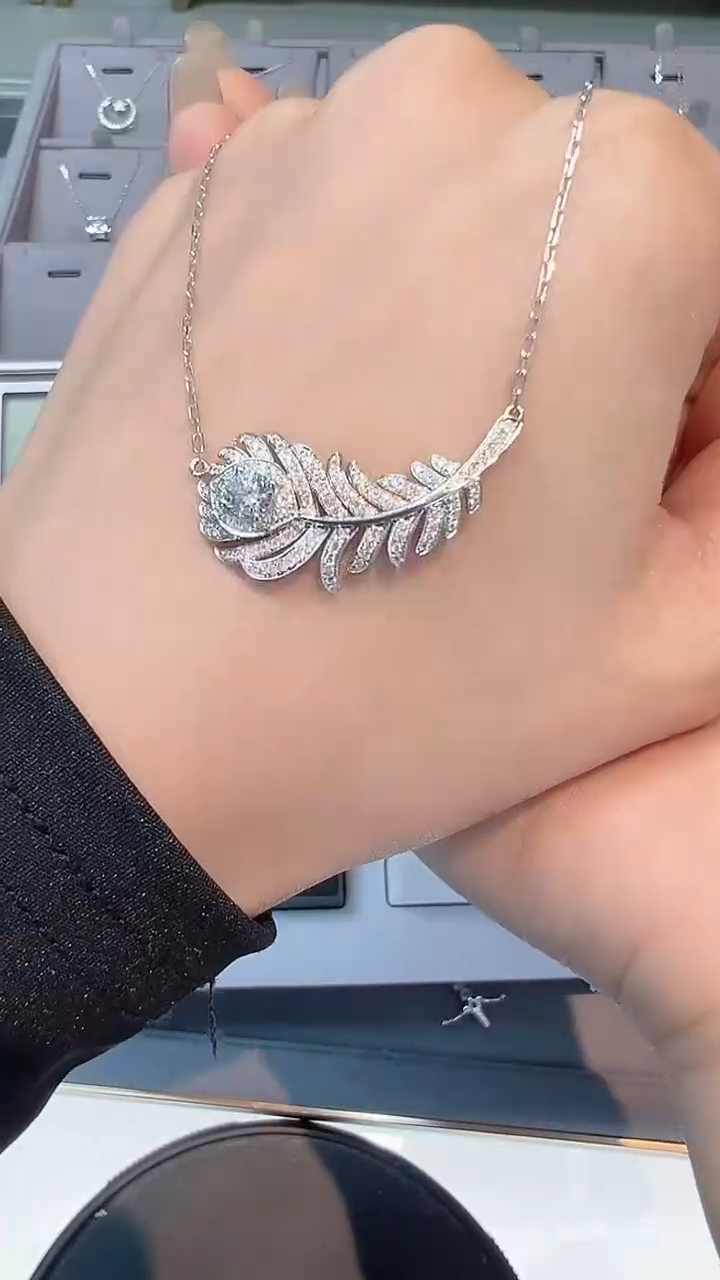 【闪购商品】钻石羽毛项链18K金镶嵌发一