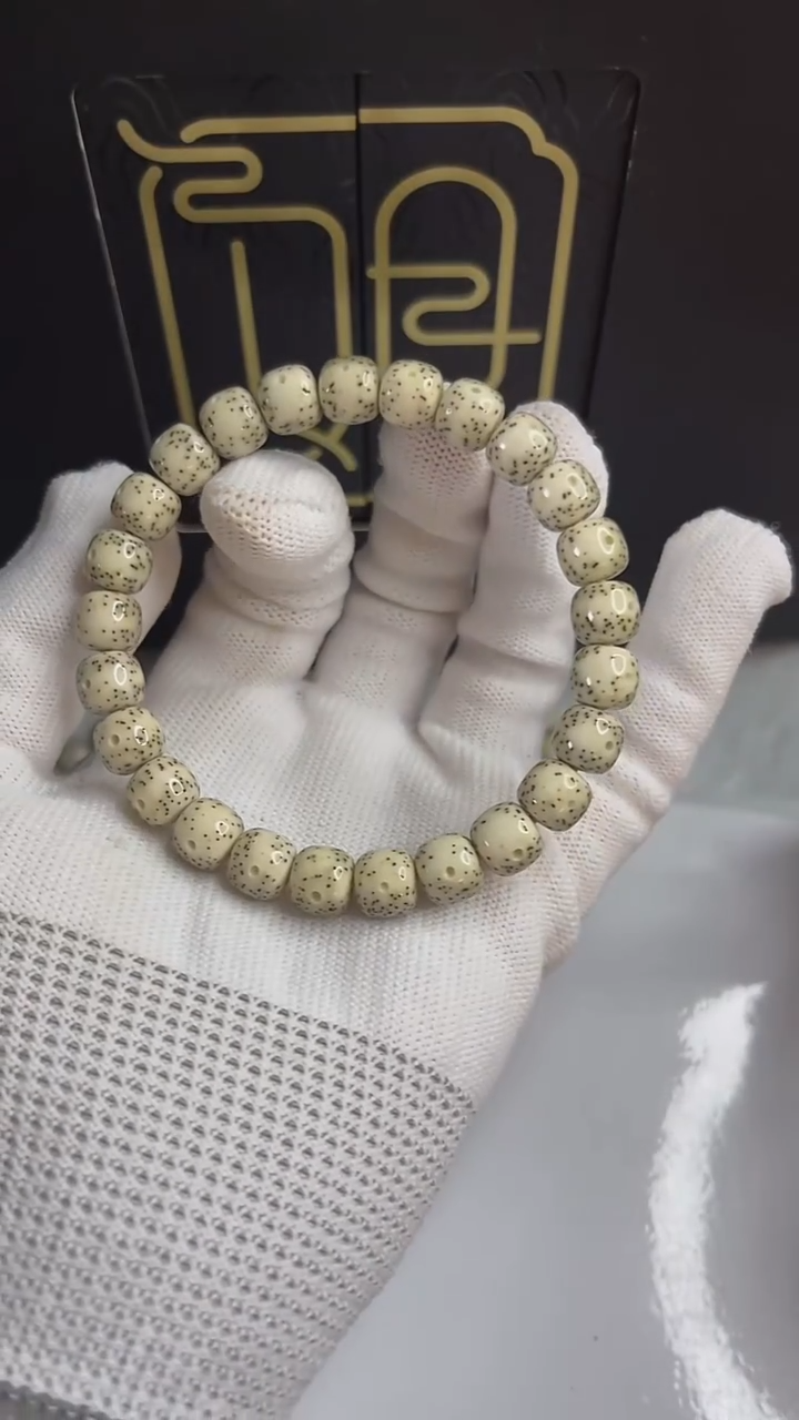 手串星月菩提小驼包9x8.a166