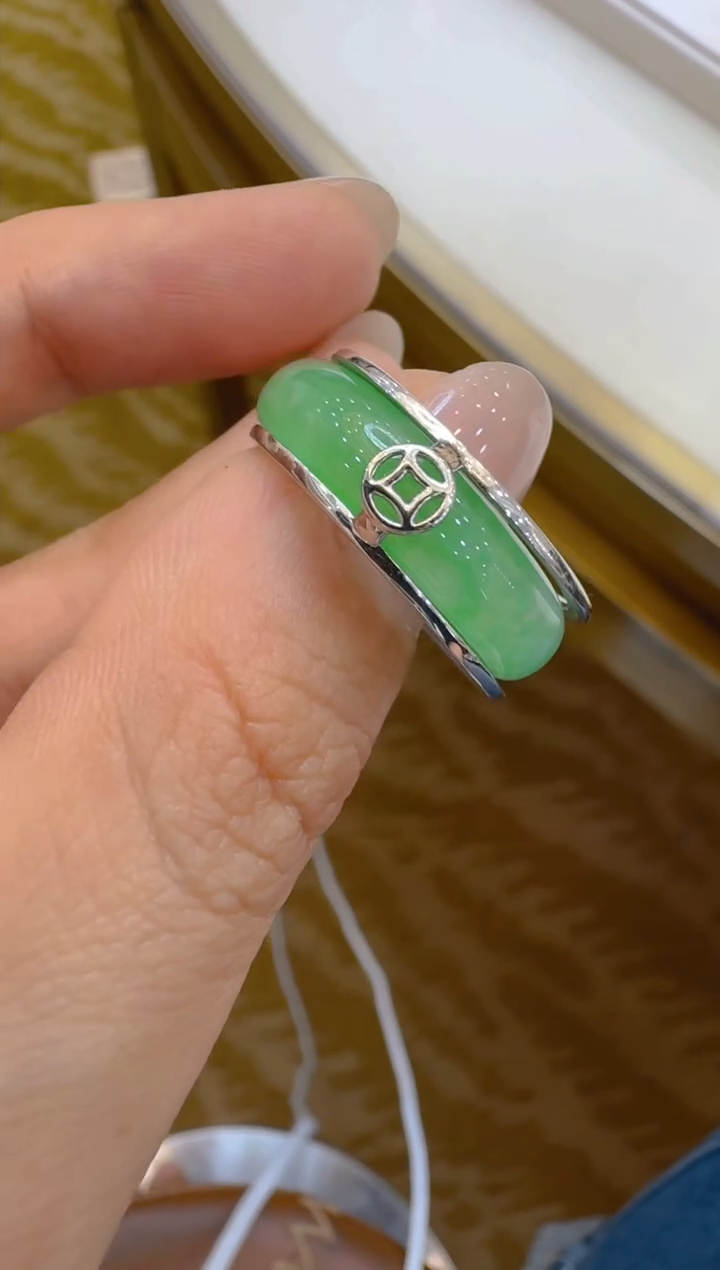18K金镶嵌戒圈翡翠多样性团购发一件