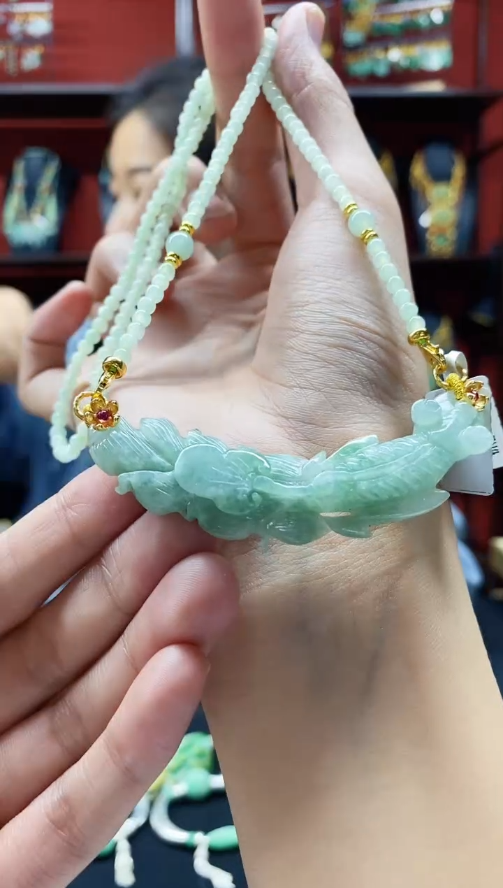 颈饰未镶嵌翡翠吊坠