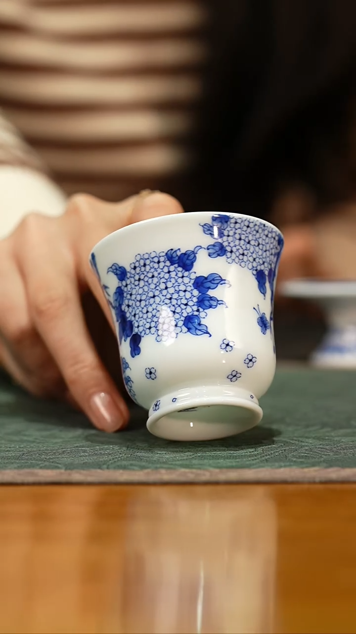 瓷瓷姑娘铭墨朗谷绣球花杯