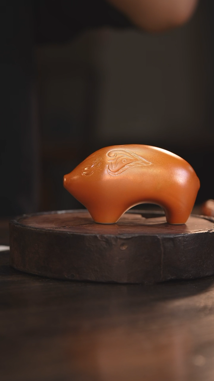 【闪购商品】杯130柴房陶瓷丨金红小福猪
