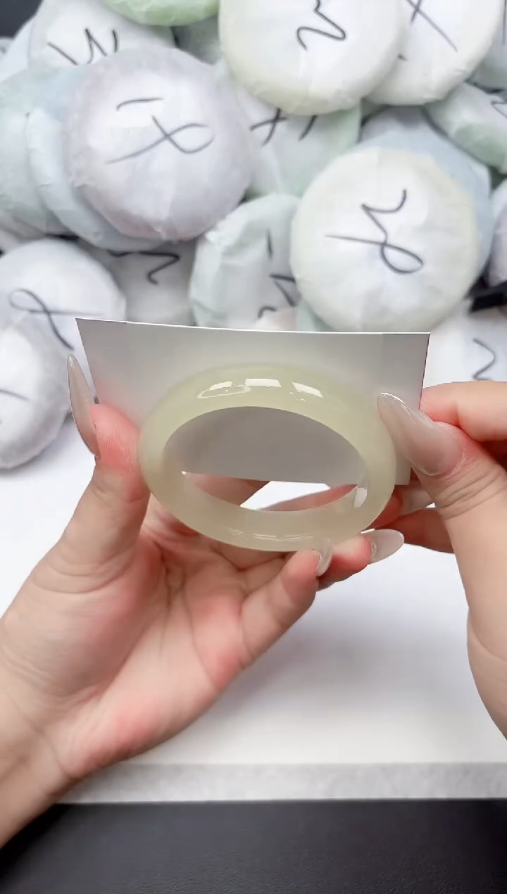 未镶嵌手镯石英质玉124-55.4