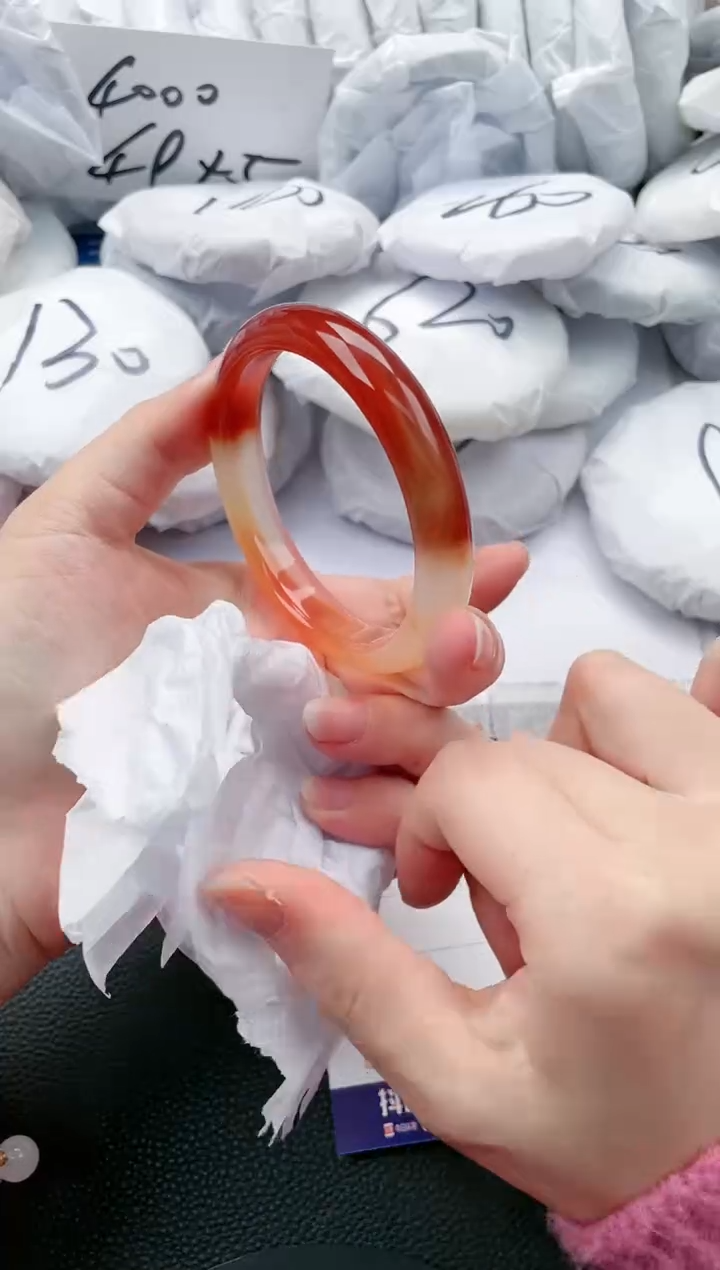 【闪购商品】石英质玉手镯未镶嵌K951