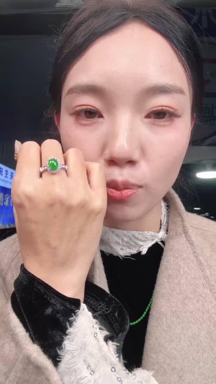 未镶嵌定制翡翠A货有轻微色差属于正常现象，戒指多样性发货1