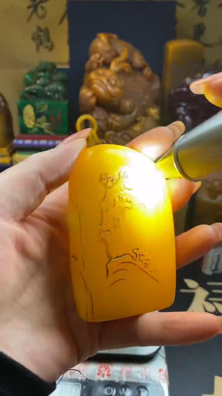 【闪购商品】寿山石印石鸡油黄博弈雕随型