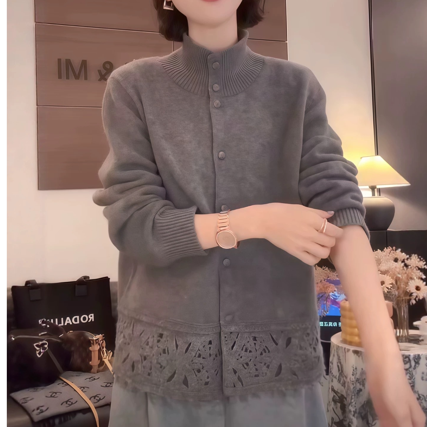下摆钩花高领针织开衫女2025年秋冬季新款百搭上衣单排扣毛衣外套