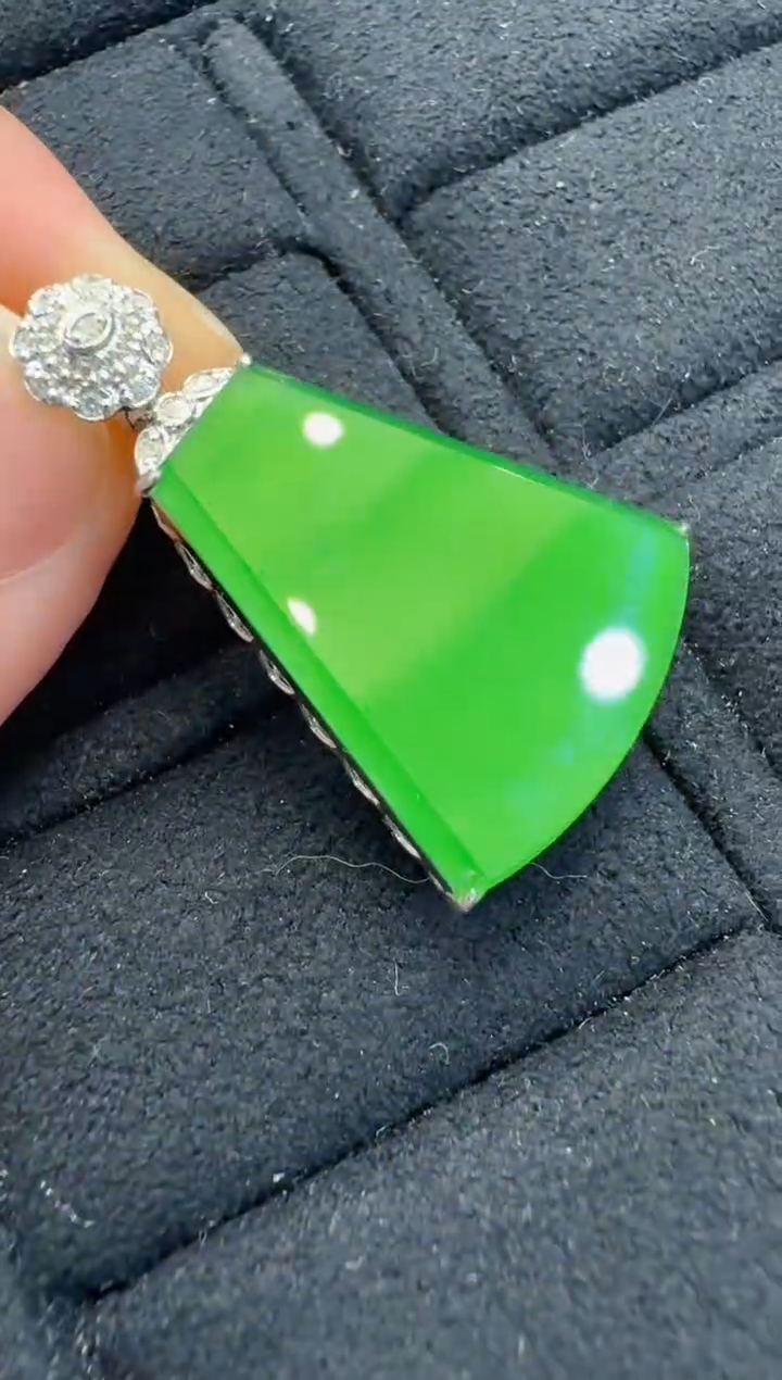 【闪购商品】翡翠吊坠(不含链)18K金镶嵌多样性团购发一件