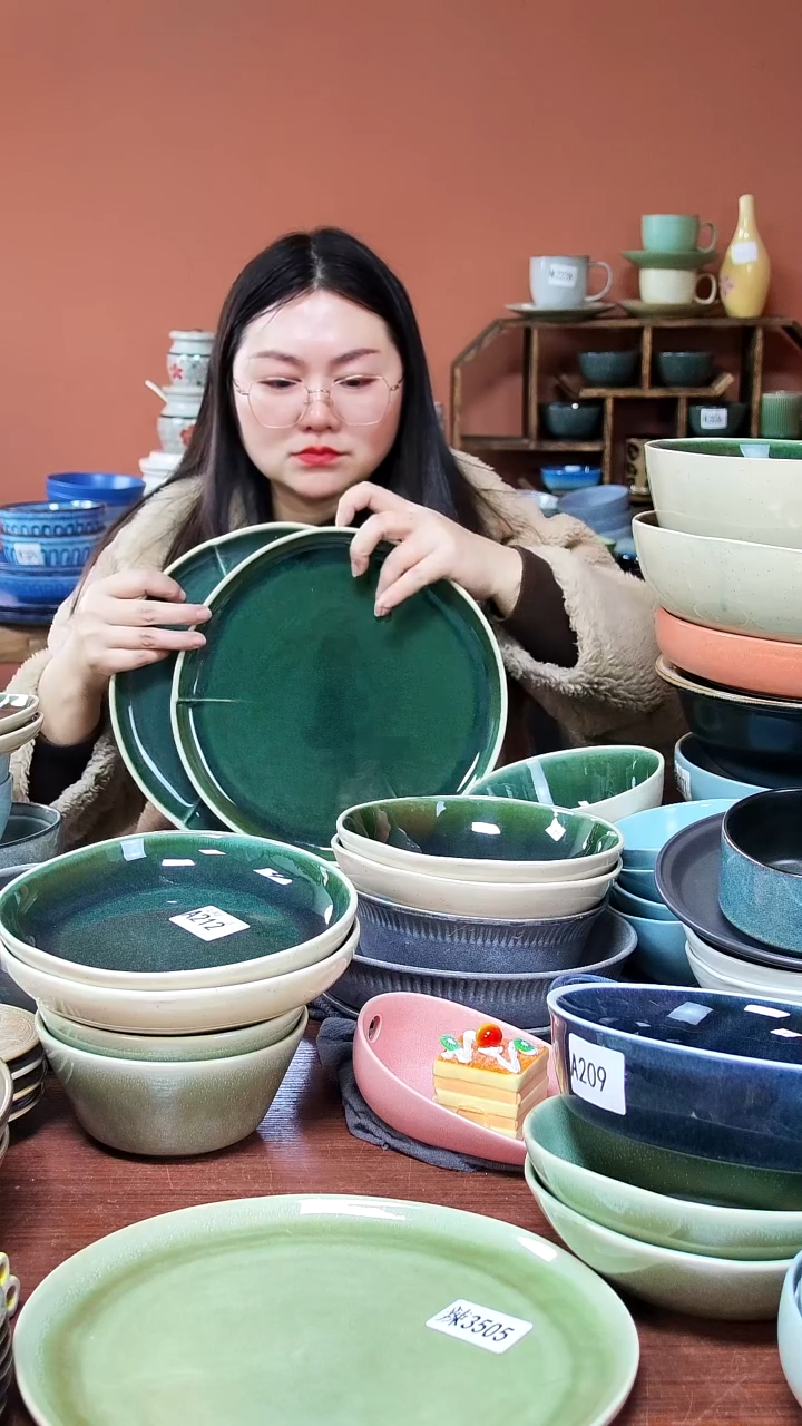 【闪购商品】碗辣3493陶瓷窑变绿色大盘