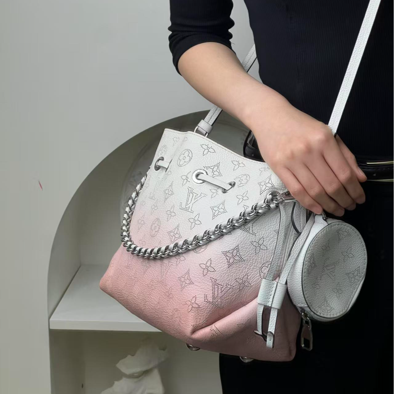 99新 LouisVuitton/路易威登 LV bella月光女神渐变粉/严选