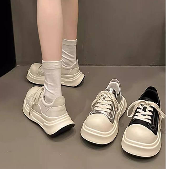 新款时尚新款女士休闲鞋，听主播口令下单