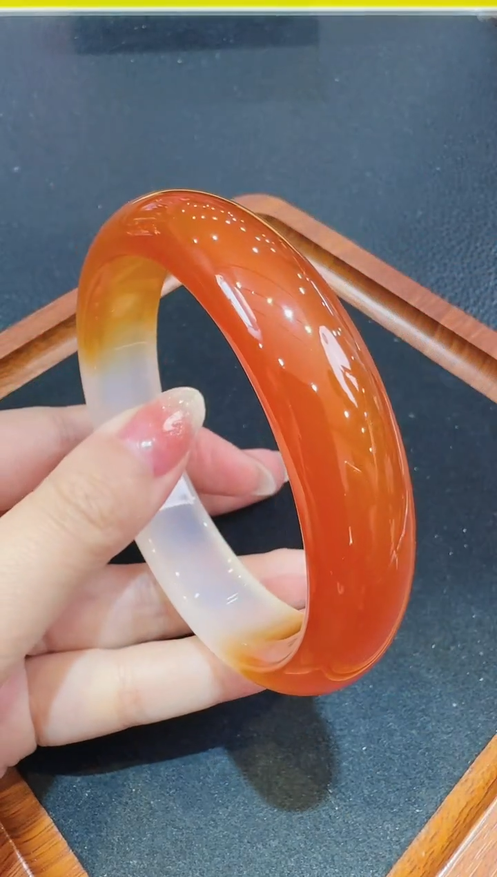 【闪购商品】玛瑙/玉髓手镯未镶嵌发一件