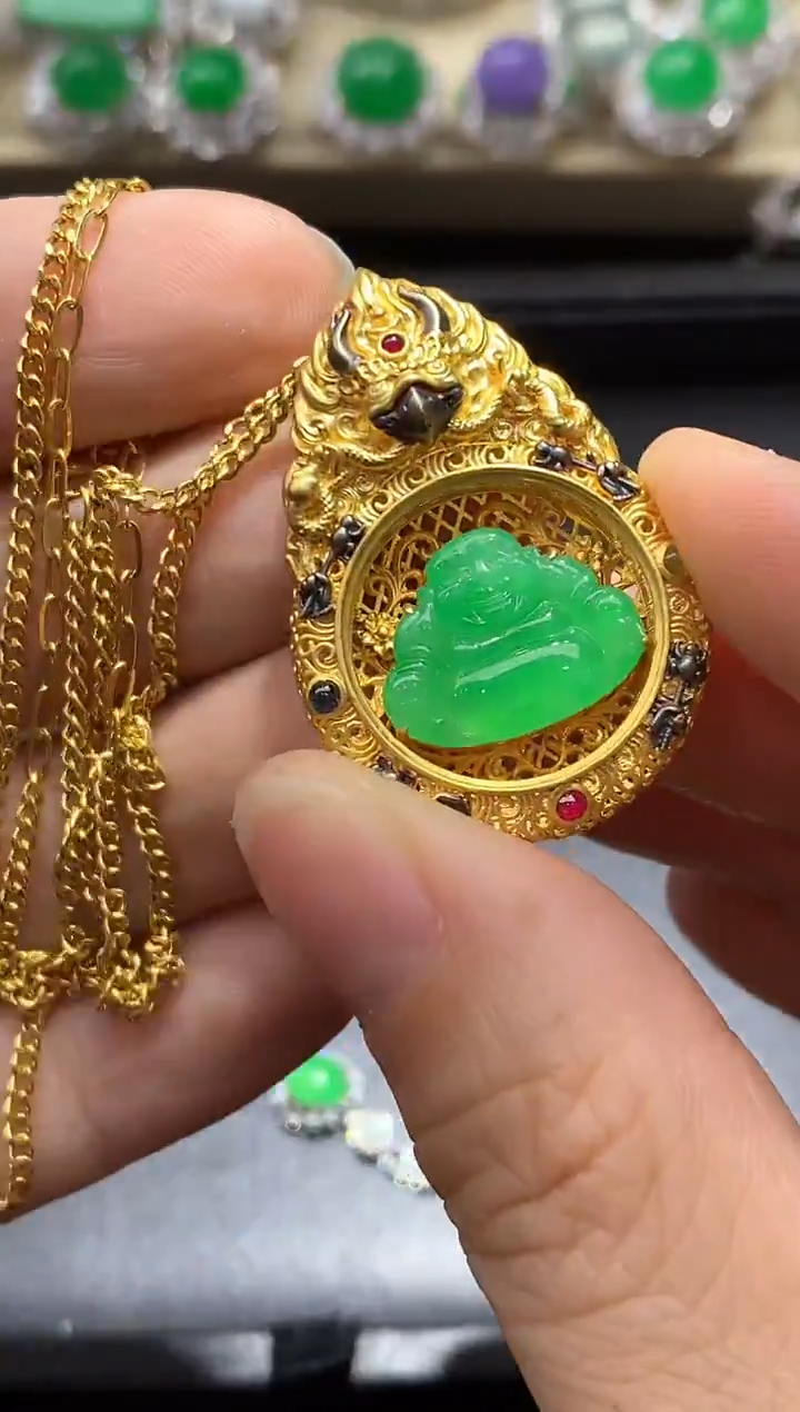 颈饰18K金镶嵌翡翠714-中国好珍宝