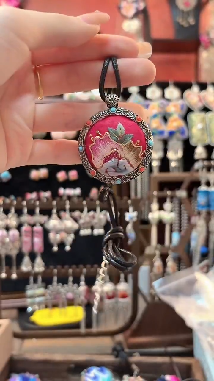 织绣 云织谣民族风精美饰品   309