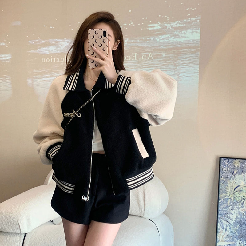 学院风黑拼米白翻领棒球服女ins甜美可爱宽松显瘦拉链百搭厚外套