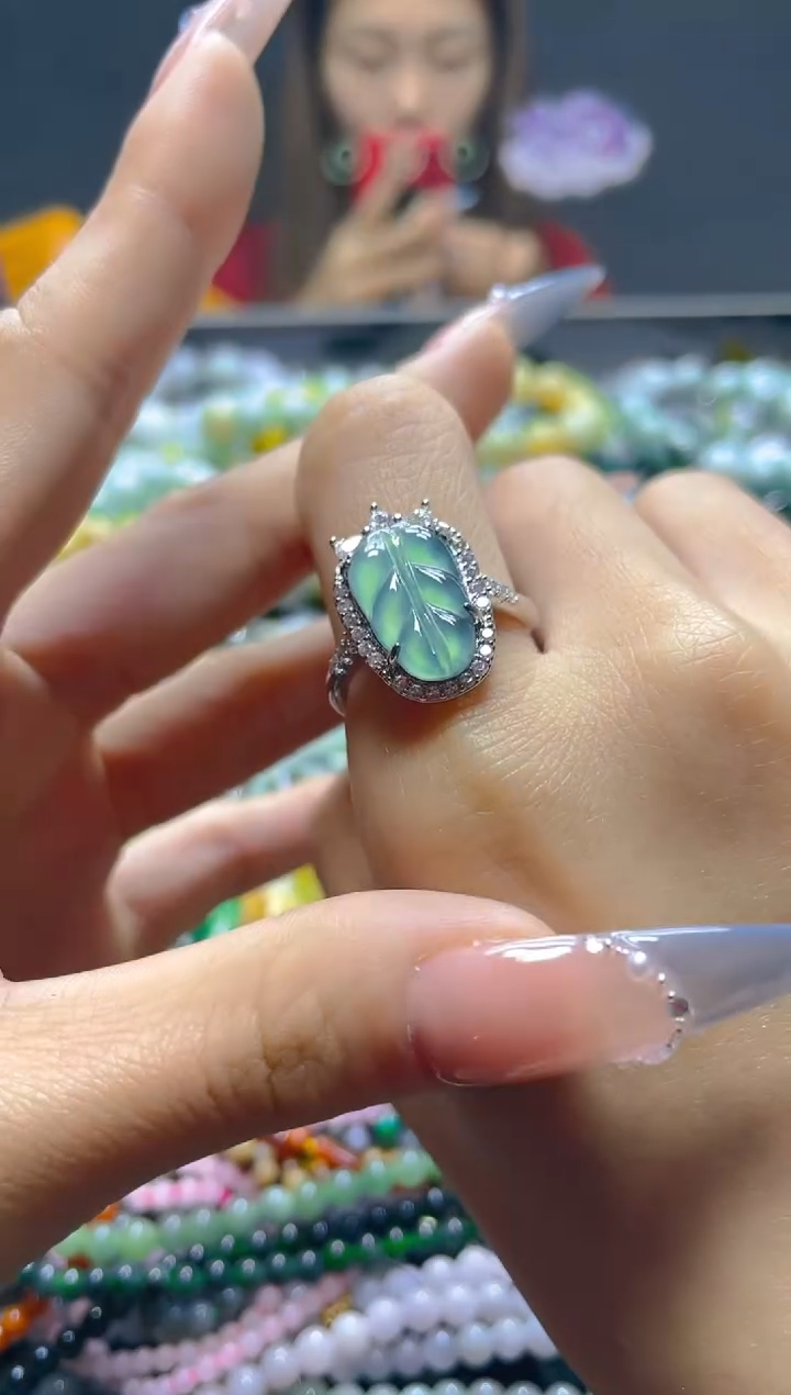 颈饰未镶嵌翡翠/D/翡翠A货，一件也是批发价