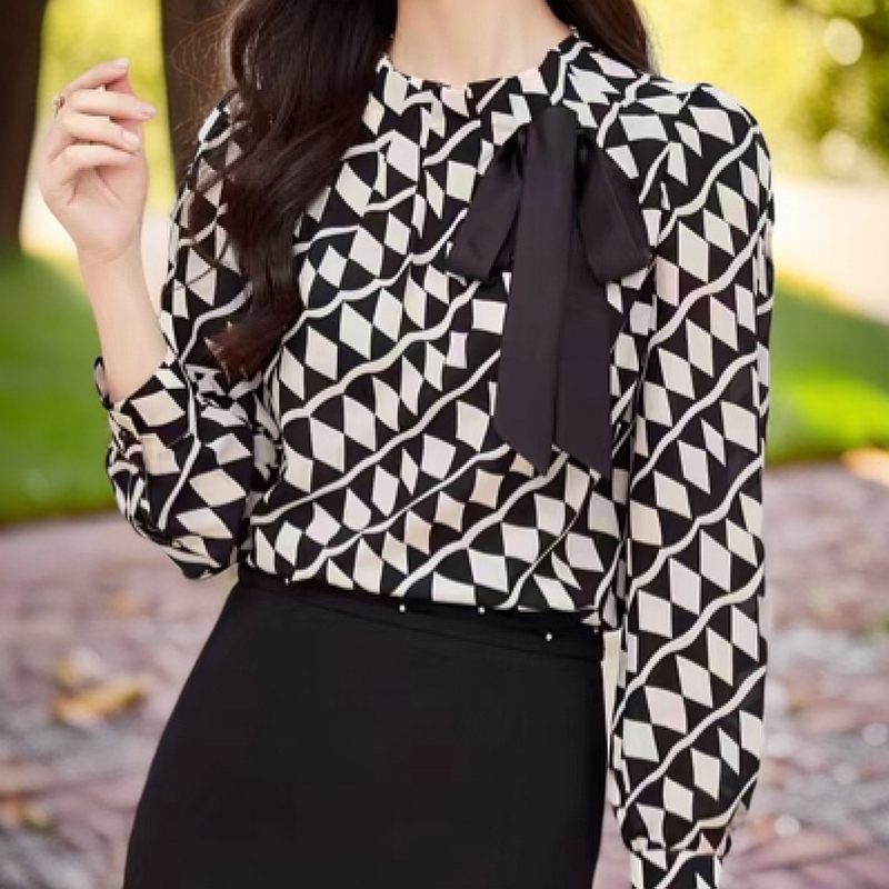 春季新款女蝴蝶结长袖女人味衬衫遮肉年轻妈妈衬衣