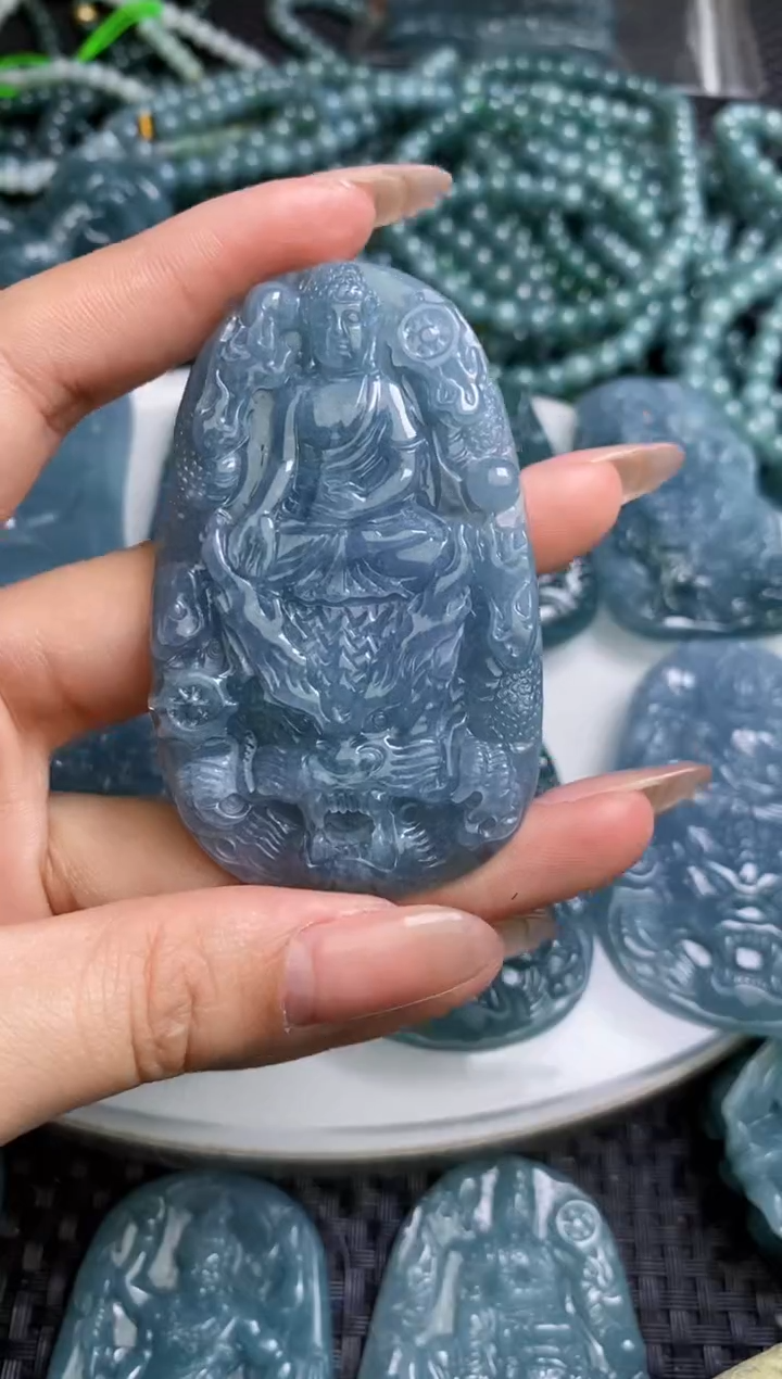 【闪购商品】翡翠颈饰未镶嵌          