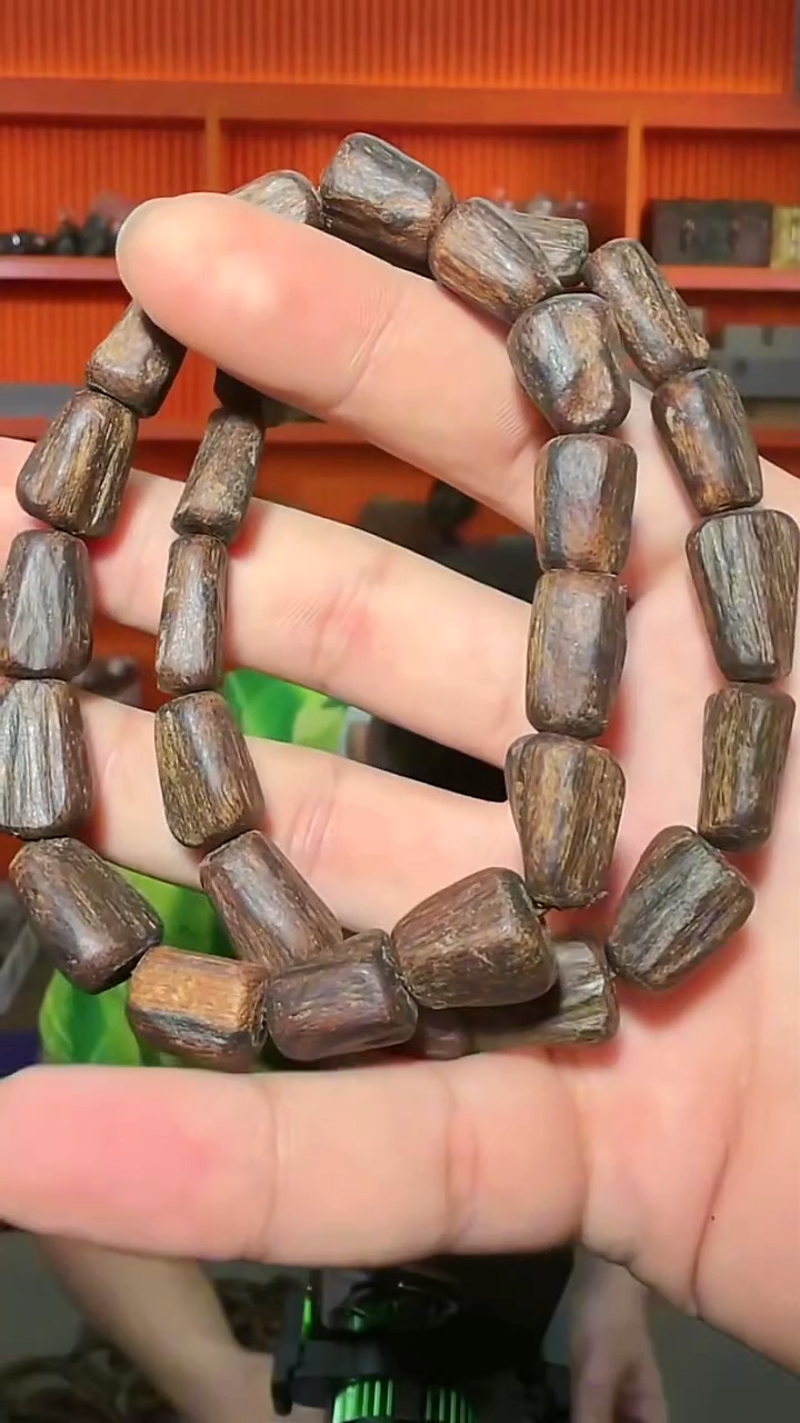 沉香手串a5单圈紫伽罗多样性发一