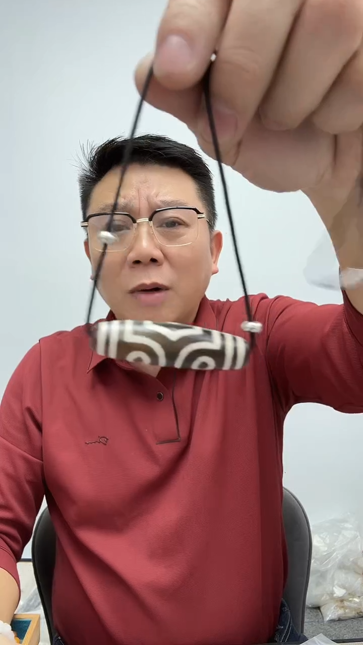 【闪购商品】琥珀裸石未镶嵌50（有瑕介意勿拍）