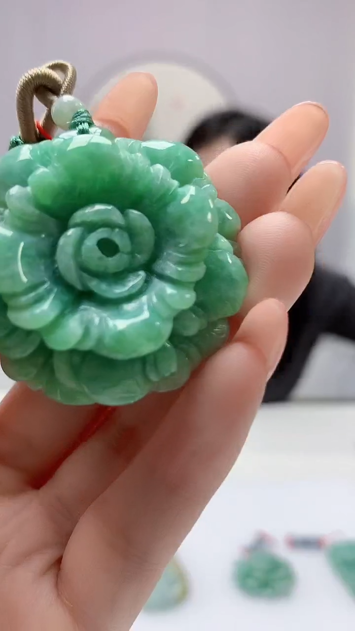 【闪购商品】定制翡翠未镶嵌4852DD-毛货挂件150