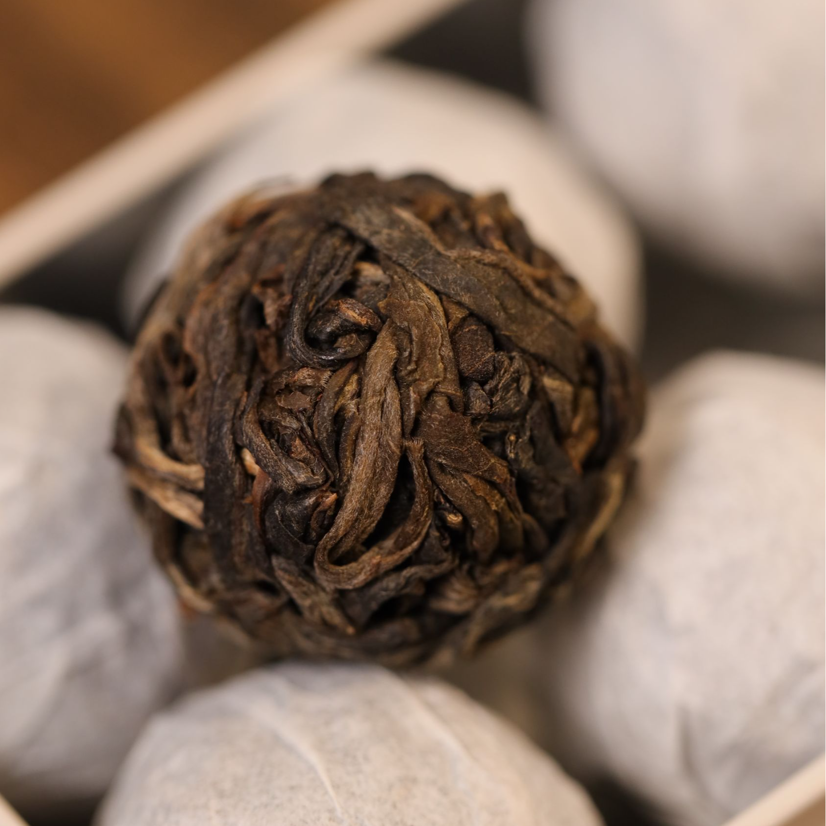 南界 2020年弯弓黄金叶古树龙珠8g*1颗