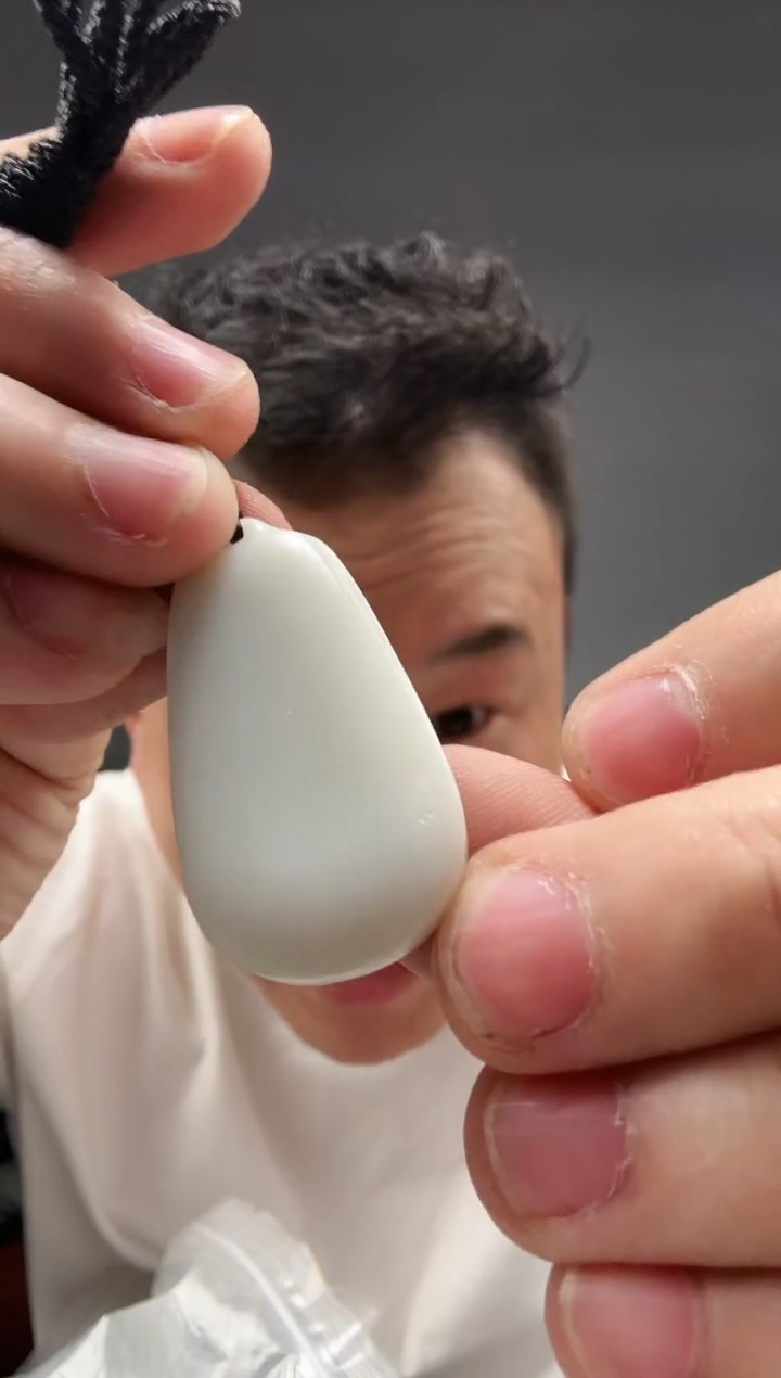 和田玉未镶嵌颈饰1