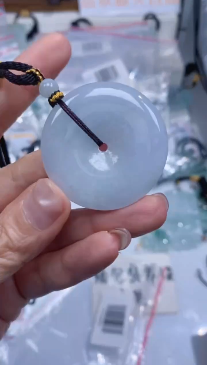 颈饰未镶嵌翡翠吊坠