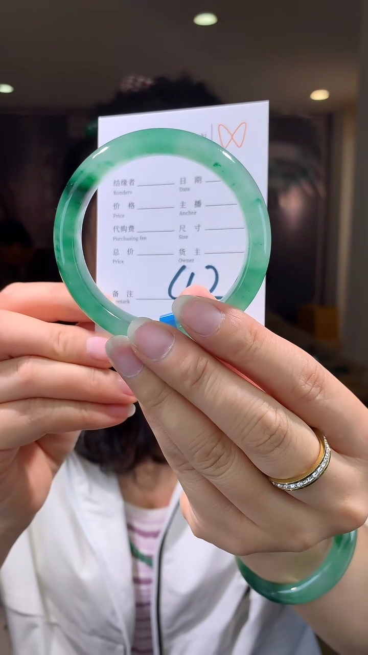 【闪购商品】石英质玉手镯未镶嵌拍一发一