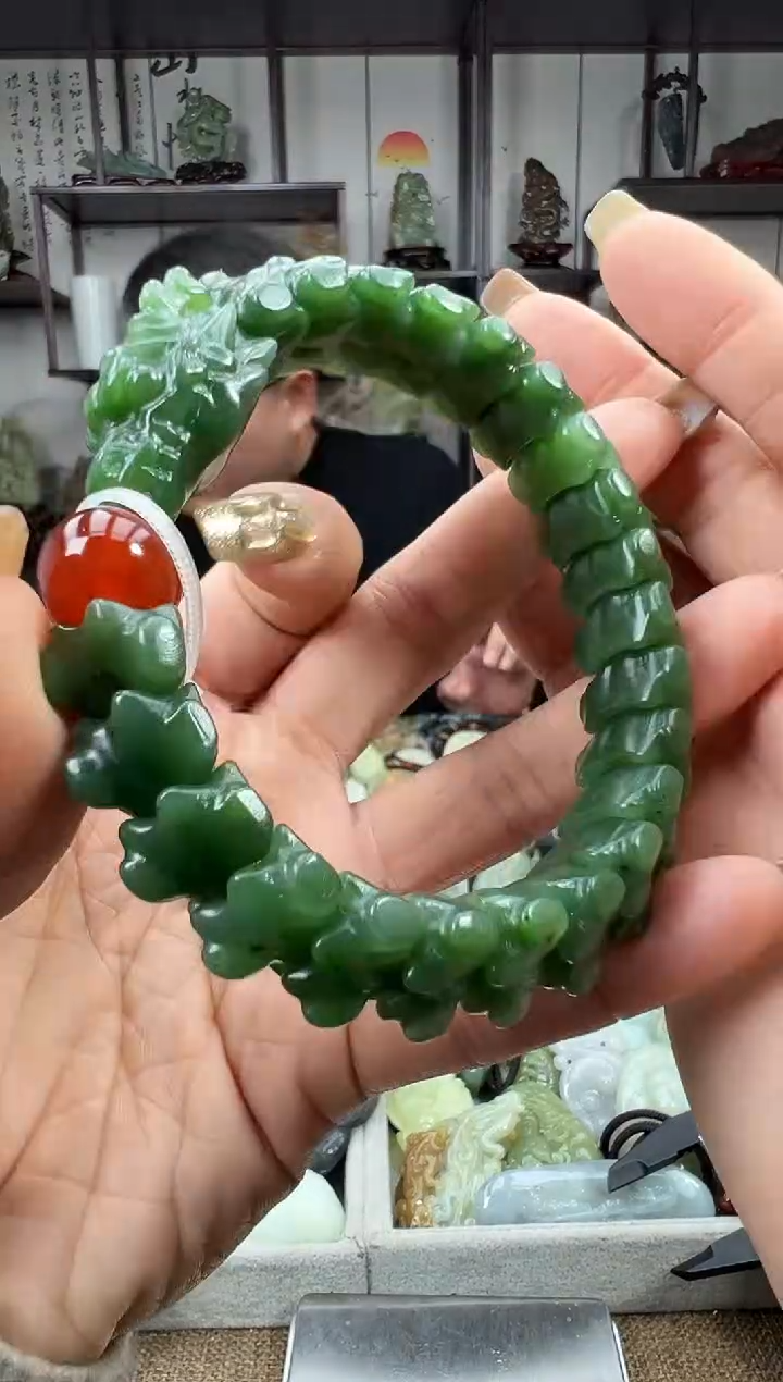 未镶嵌和田玉把件1