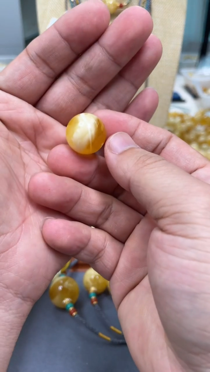 【闪购商品】琥珀颈饰未镶嵌原矿俄料蜜蜡圆珠