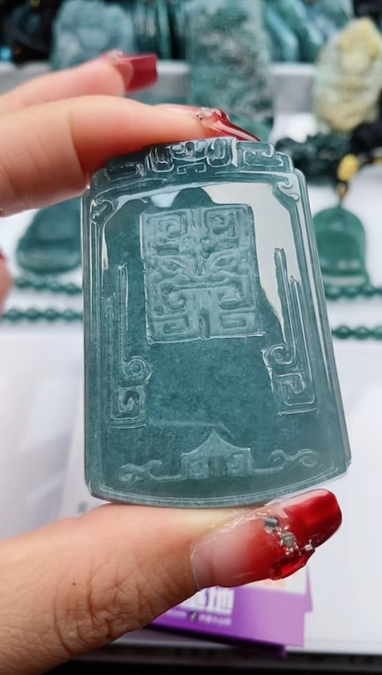 【闪购商品】翡翠颈饰未镶嵌             