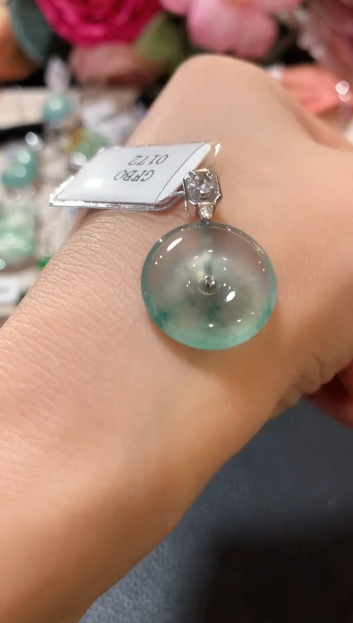 吊坠(不含链)18K金镶嵌翡翠m17    