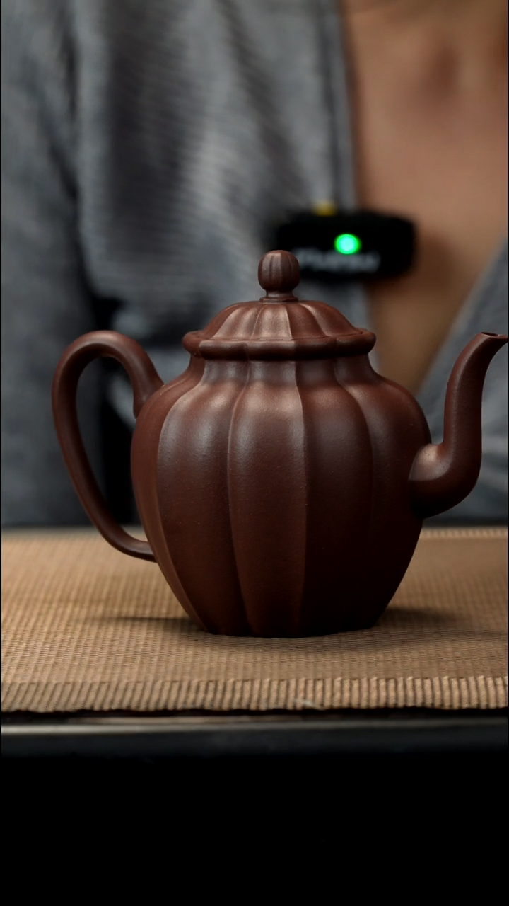 紫砂茶盏紫泥银台醉刻170CC微瑕晃盖