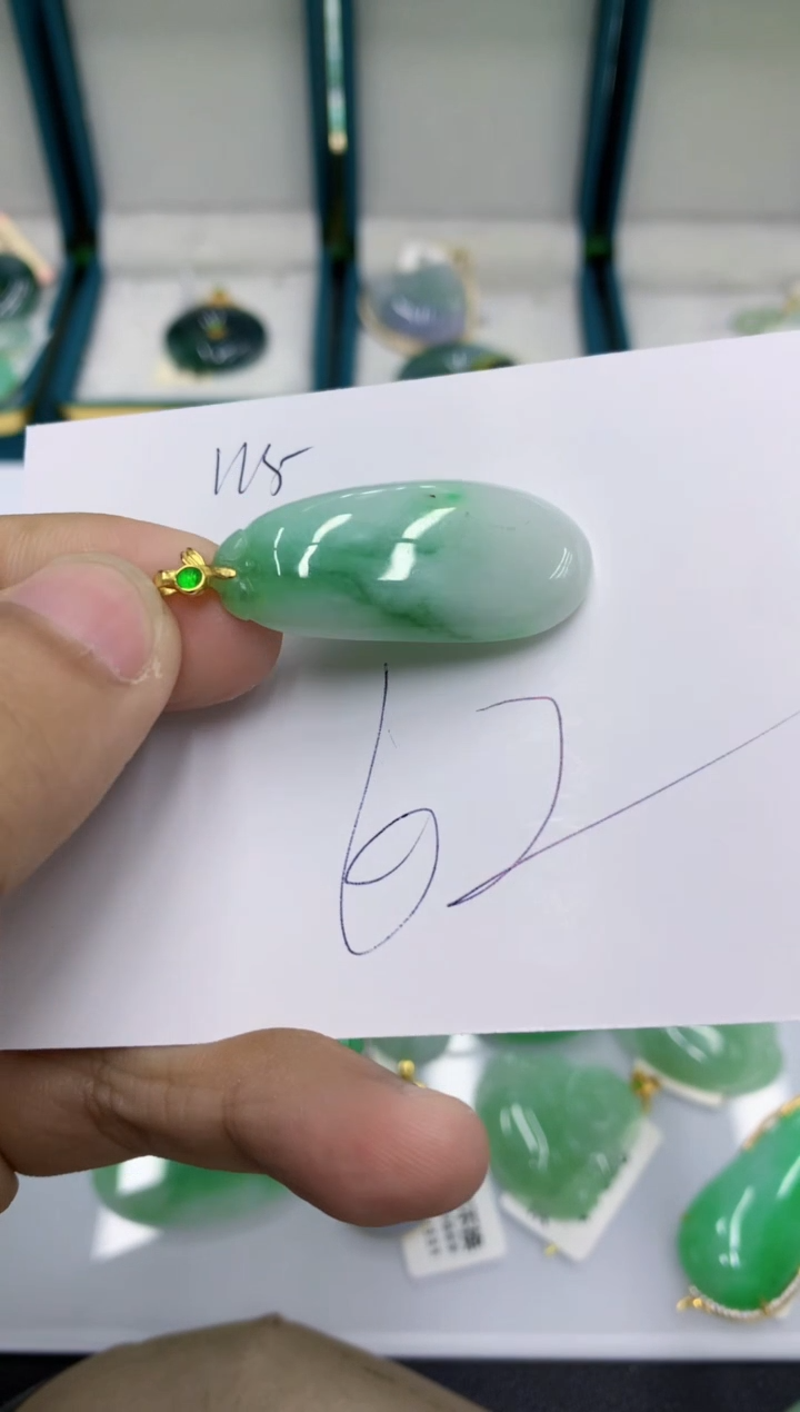 颈饰未镶嵌翡翠1111111111