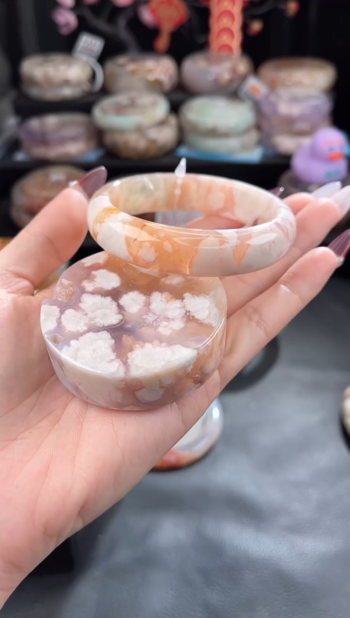 【闪购商品】石英质玉手镯未镶嵌58