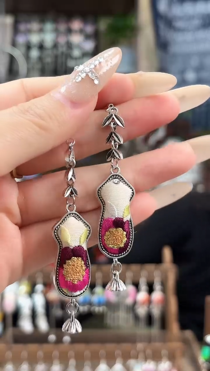 织绣民族风非遗老绣饰品227