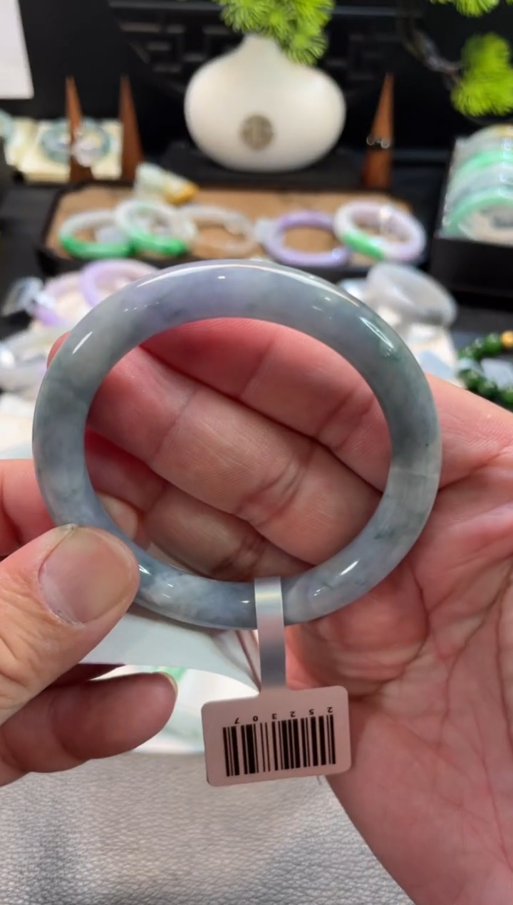 未镶嵌手镯翡翠31号链接 有纹裂 54圆条