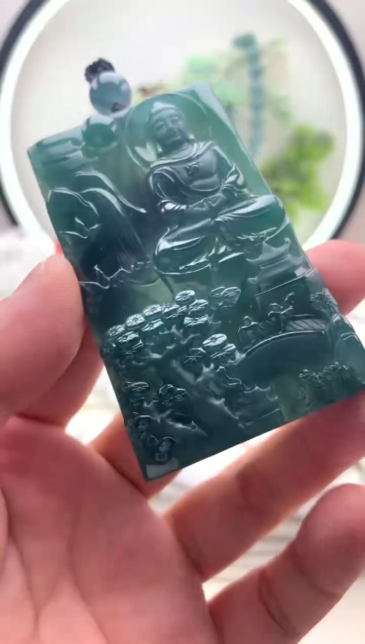 翡翠未镶嵌颈饰大日如来