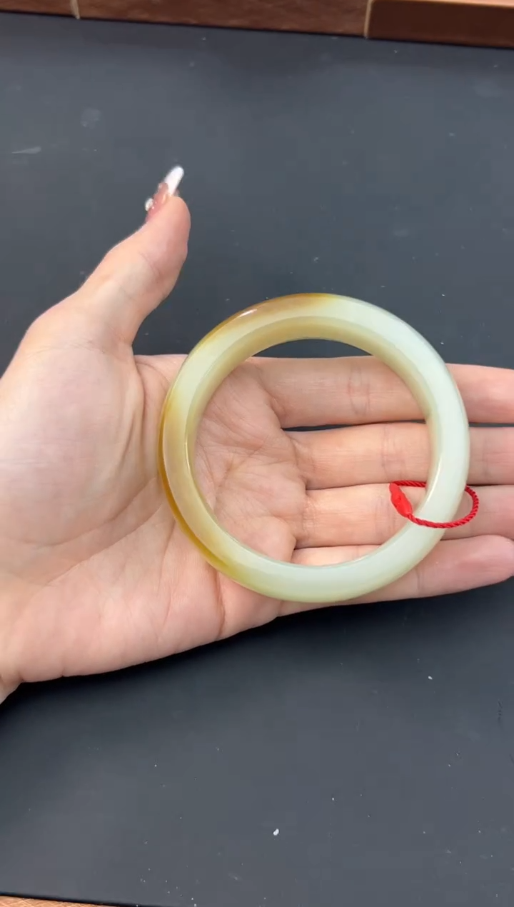 【闪购商品】和田玉手镯未镶嵌且末微色差近矿二号矿58手镯