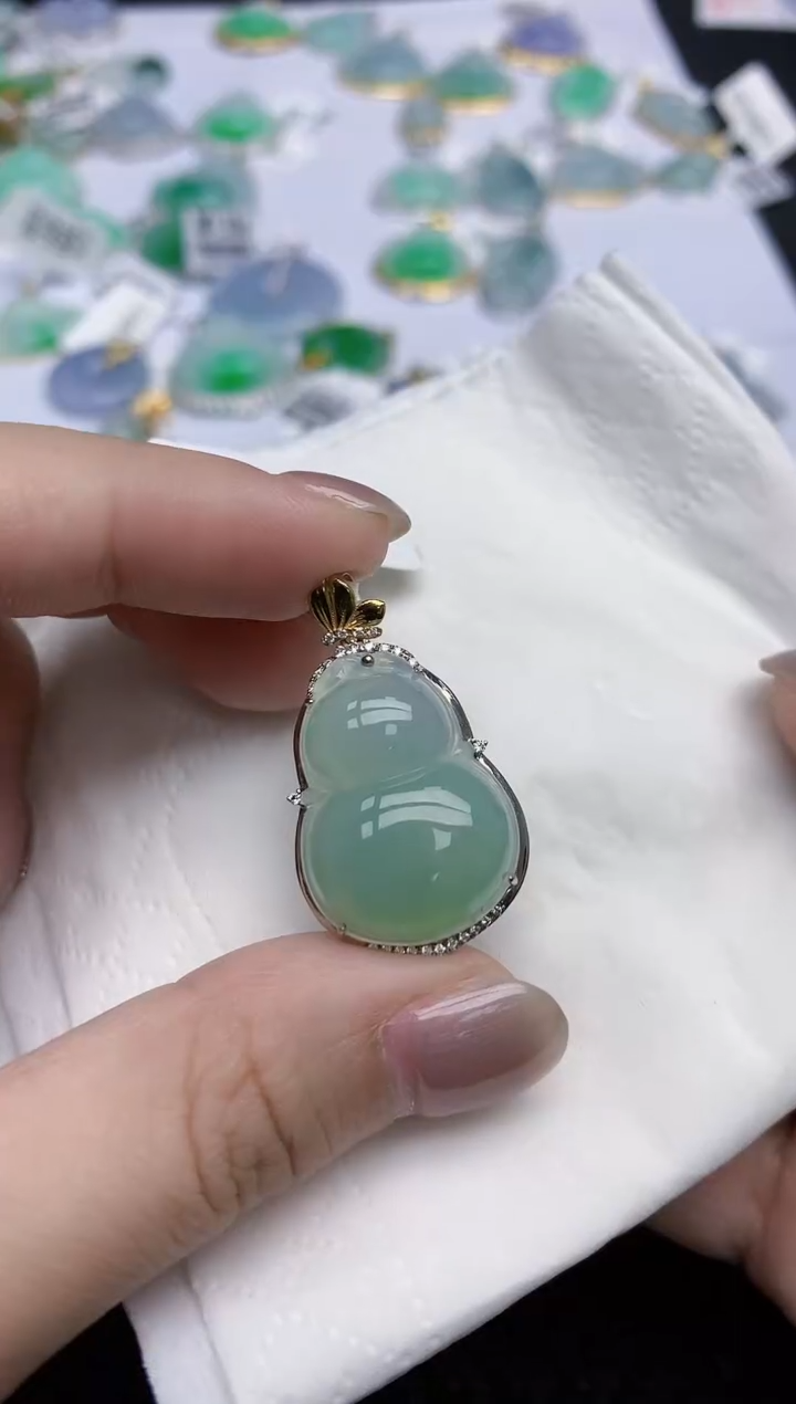 【闪购商品】翡翠颈饰18K金镶嵌天然翡翠A货