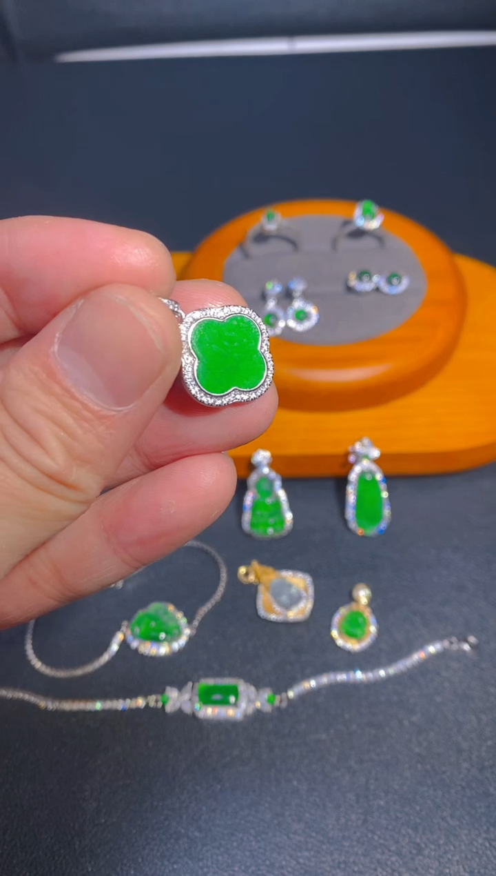 【闪购商品】翡翠耳饰未镶嵌翡翠