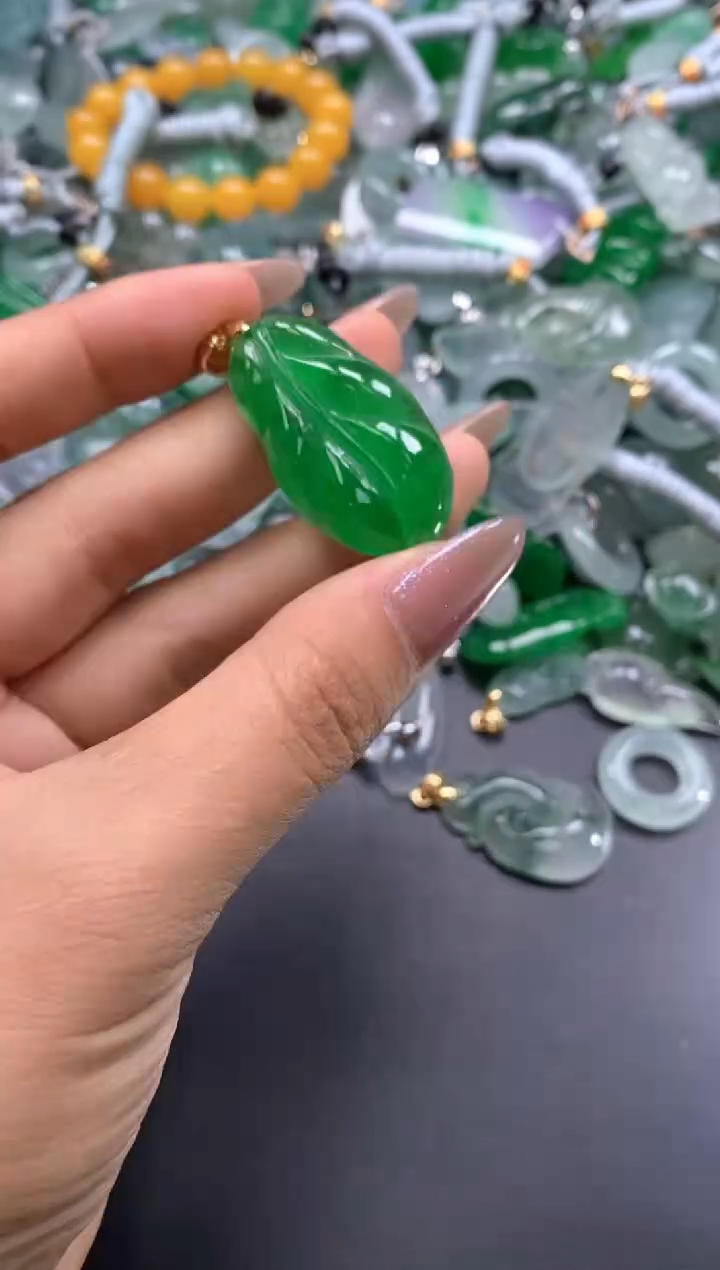 颈饰未镶嵌翡翠(配扣头多样性发其一）175