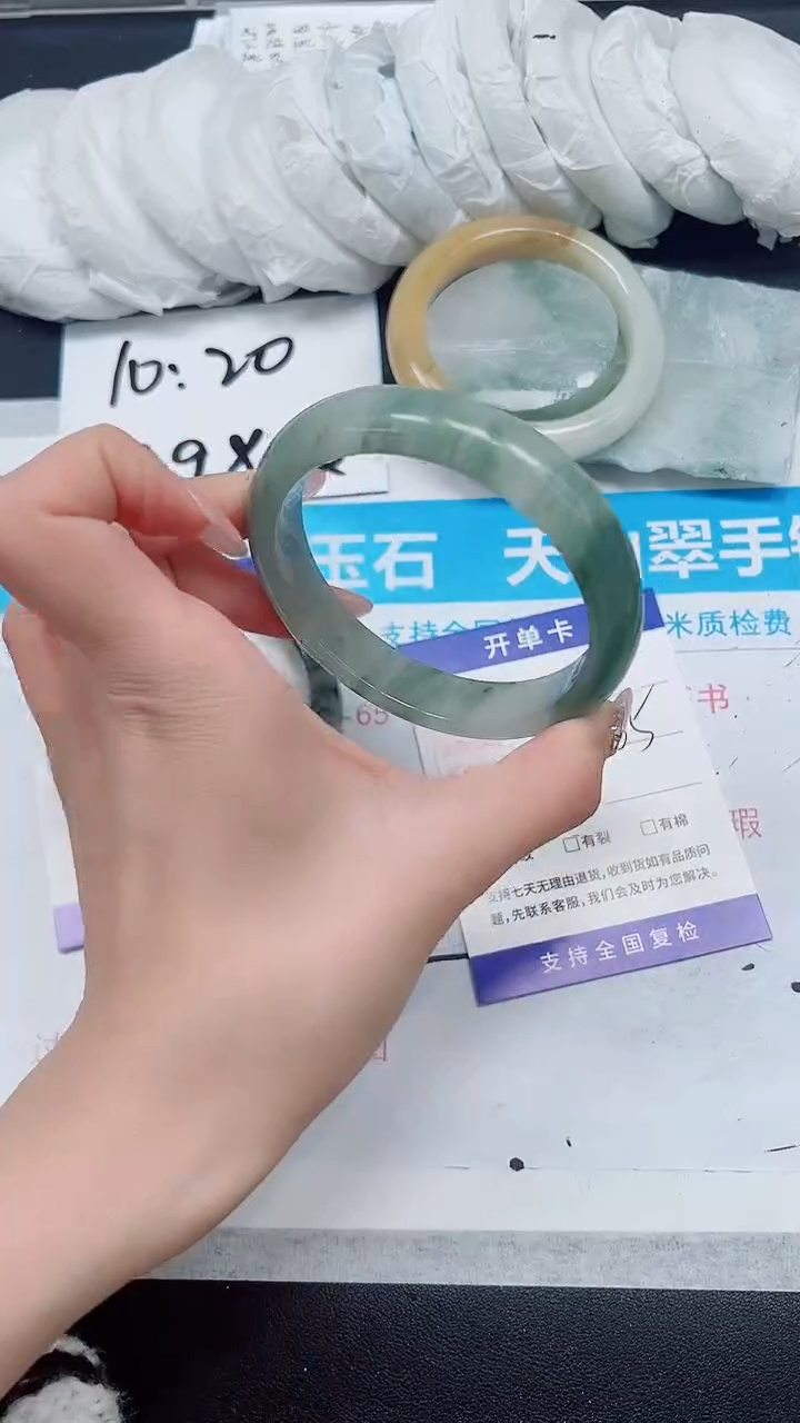 【闪购商品】石英质玉手镯未镶嵌A283-64/65