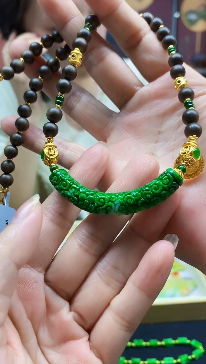 颈饰未镶嵌翡翠翡翠吊坠-102