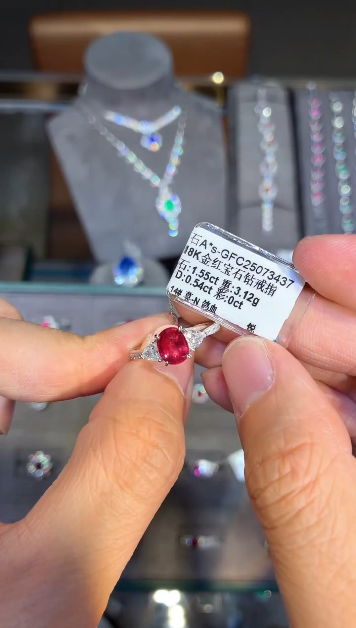 18K金镶嵌戒指红宝石【闪购】1.55ct/七天鉴赏/无烧鸽血红