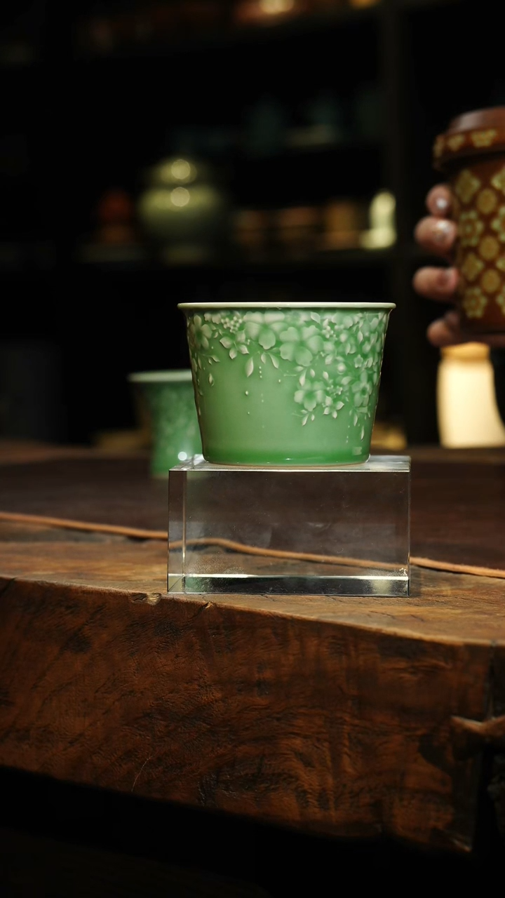 【闪购商品】瓷片李斌 梅子青 繁花猪口杯
